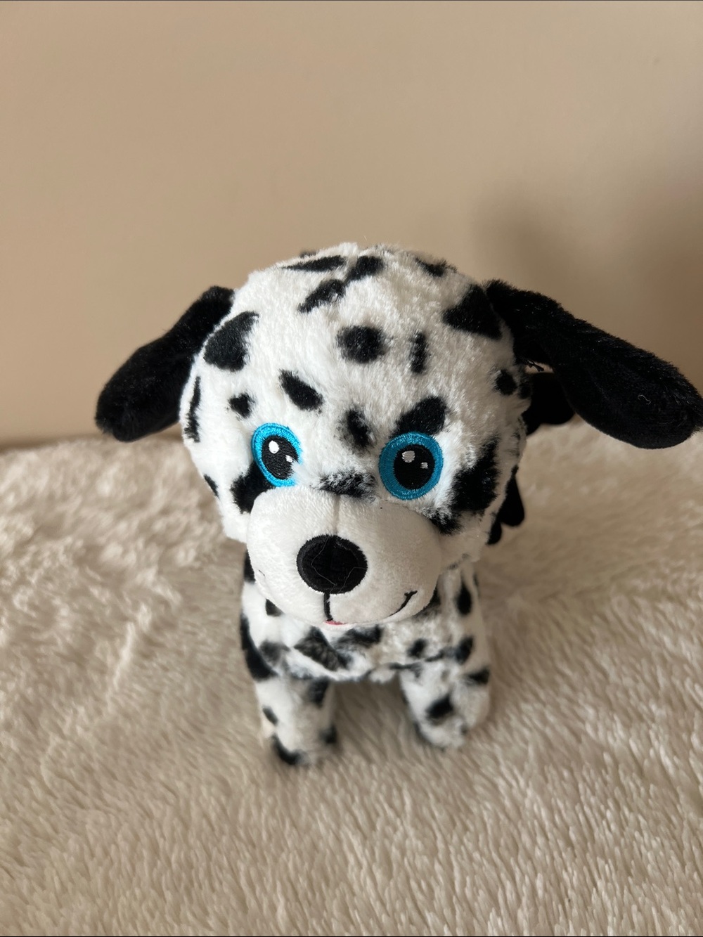 Mechanical battery barking dalmatian puppy